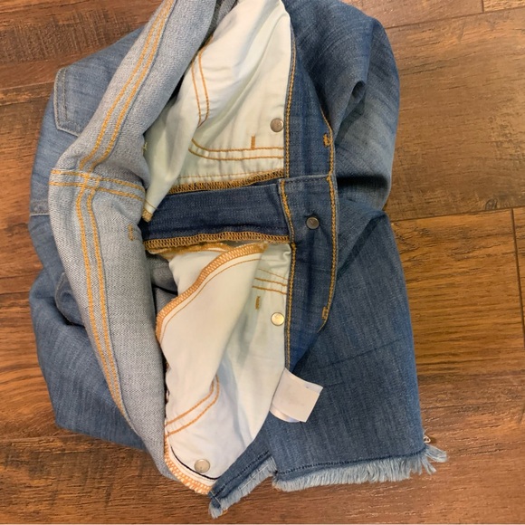 Veronica Beard jeans
Carly high-rise kick flare - Picture 7 of 10